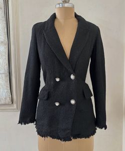 Chic Black Double-Breasted Blazer