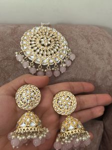 Beautiful Kundan &amp; Pearl Jhumka Set