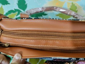 Stylish Handbag &amp; Pouch Set
