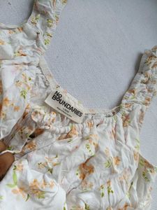 Floral Print Ruffle top