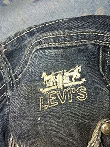 Levis JNS Dark Wash Jeans