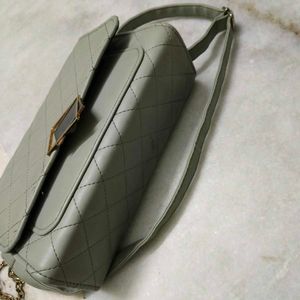 Stylish Quilted Crossbody Bag
