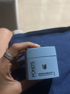 Pond's Biome Miracle Freeze Recovery Gel