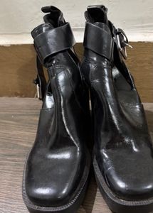 Chic Black Buckle Ankle Boots