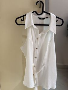 White Sleeveless Collared Button-Up Top