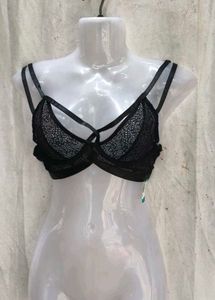 22V. Lace Strappy Bralette