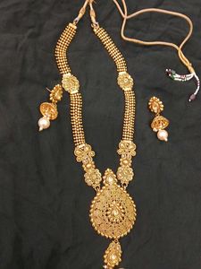 Elegant Gold Tone Necklace & Earring Set