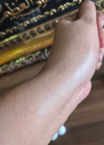 Lyon Beauty Infinite Glow Highlighting Primer