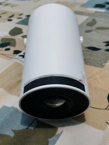 Mini Projector for Movies &amp; Gaming