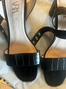 Reduced Chic Black Croc Print 40 cm Block Heels