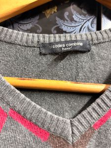 Men's Argyle V-Neck Sweater