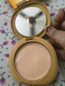 Lakme 9 to 5 Sun Expert Powder Matte SPF 40