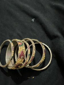 Sparkling Stone Bangle Set