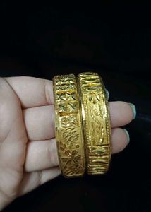 Elegant Gold Bangles Set