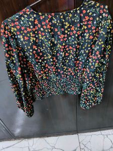 Chic Floral Print Crop Top