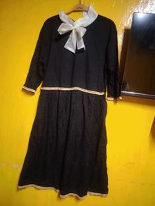Black Top with White Bow. Little demag 😔