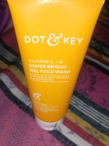 Dot &amp; Key Vitamin C+E Face Wash