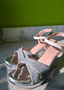 Sparkly Silver Heels 👠