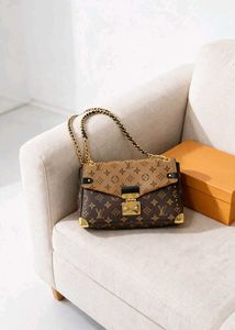 Louis Vuitton Premium Handbag