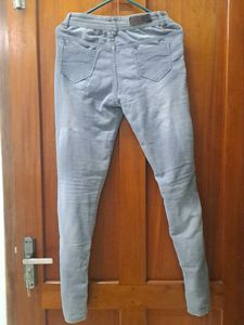 Light Wash Skinny Jeans