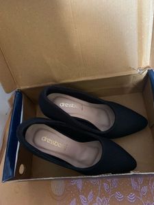 Dressberry Black Pointed Toe Heels