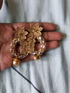 Full Set Bangles, Earrings And Hair Clip