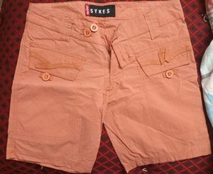 2 Hot Pants