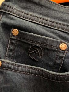 Dark Wash Capri Jeans