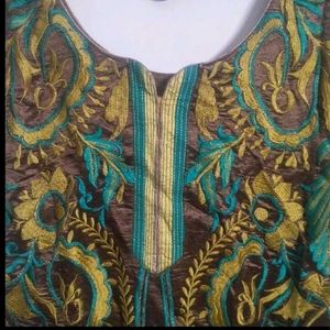 Embroidered Sleeveless Kurta