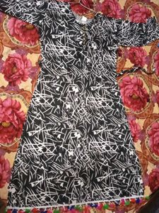 Stylish Black &amp; White Printed Kurta