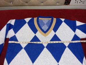 Argyle Pattern V-Neck Sweater