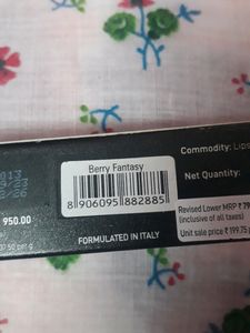 Myglamm manish Malhotra Lipstick Berry Fantasy
