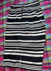 Chic Striped Pencil Skirt