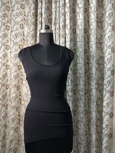 Basic Black Sleeveless Tank Top