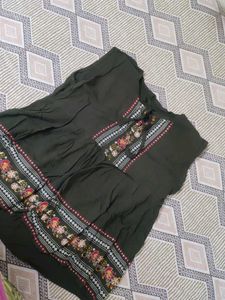 Embroidered Green Kurta
