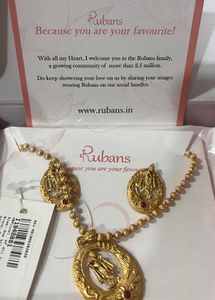 Elegant Gold Toned Pendant Necklace set