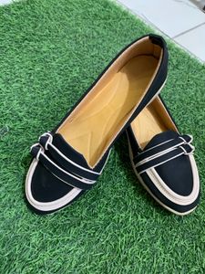 Stylish Black Loafers with Cream Trim all sizes av