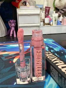 Huda Beauty Faux Filler Extra Shine Lip Gloss