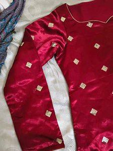 Elegant Red Kurta with Gold Embellishments