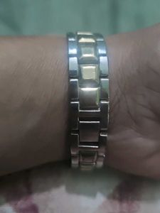 Elegant Gold and silver Tone Quartz Watch