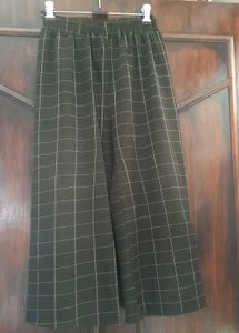 🏷️Black Checked Wide-Leg 3/4 Pants