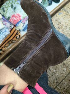 Brown Gum Boots In 5:5 Size For Women