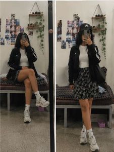 Chic Black &amp; White Floral Skirt