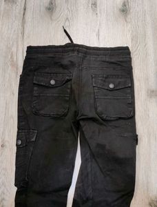 Sc9722 DF cargo jeans waist 28 inches