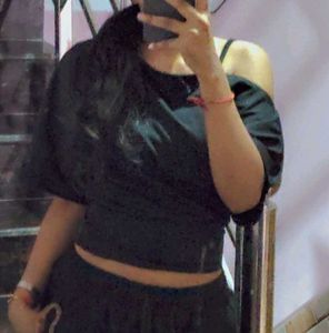 Newme (xxs)Chic Black One Shoulder Top