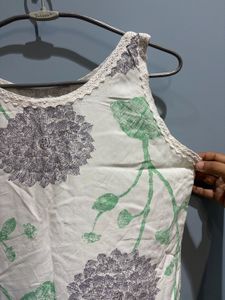 Floral Print Sleeveless Top