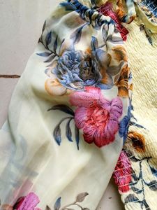 Spring Summer Floral Brandnew Top