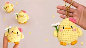 Cute Crochet Chick Keychain
