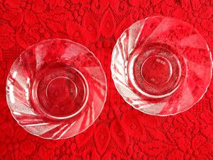 Set of 2 Clear Glass Swirl Design Saucers