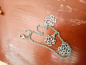 Elegant Snowflake Charm Bracelet